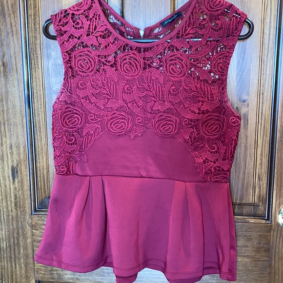 Dynamite Peplum Sleeveless Blouse - Picture 2 of 3